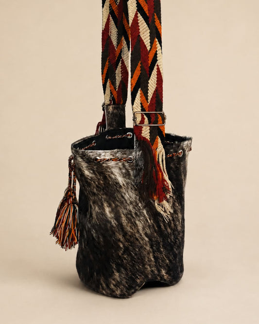 Mochila de Cuero Peludo OS30 con Tira Wayuu | Origeness