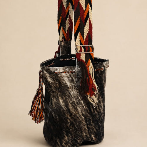 Mochila de Cuero Peludo OS30 con Tira Wayuu | Origeness