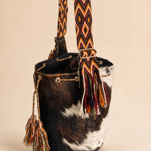 Mochila de Cuero Peludo OS34 con Tira Wayuu | Origeness