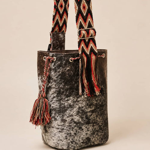 Mochila de Cuero Peludo OS36 con Tira Wayuu | Origeness